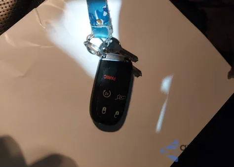 2015 Jeep Grand Cherokee Overland z USA, uszkodzony, nr VIN 1C4RJFCG7FC173084